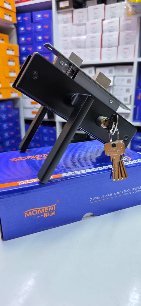 Moment interior door locks