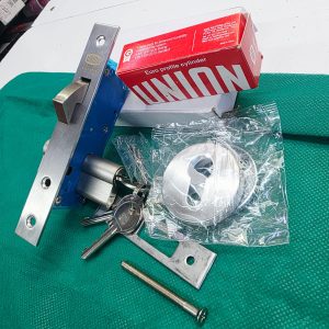sliding gate lock